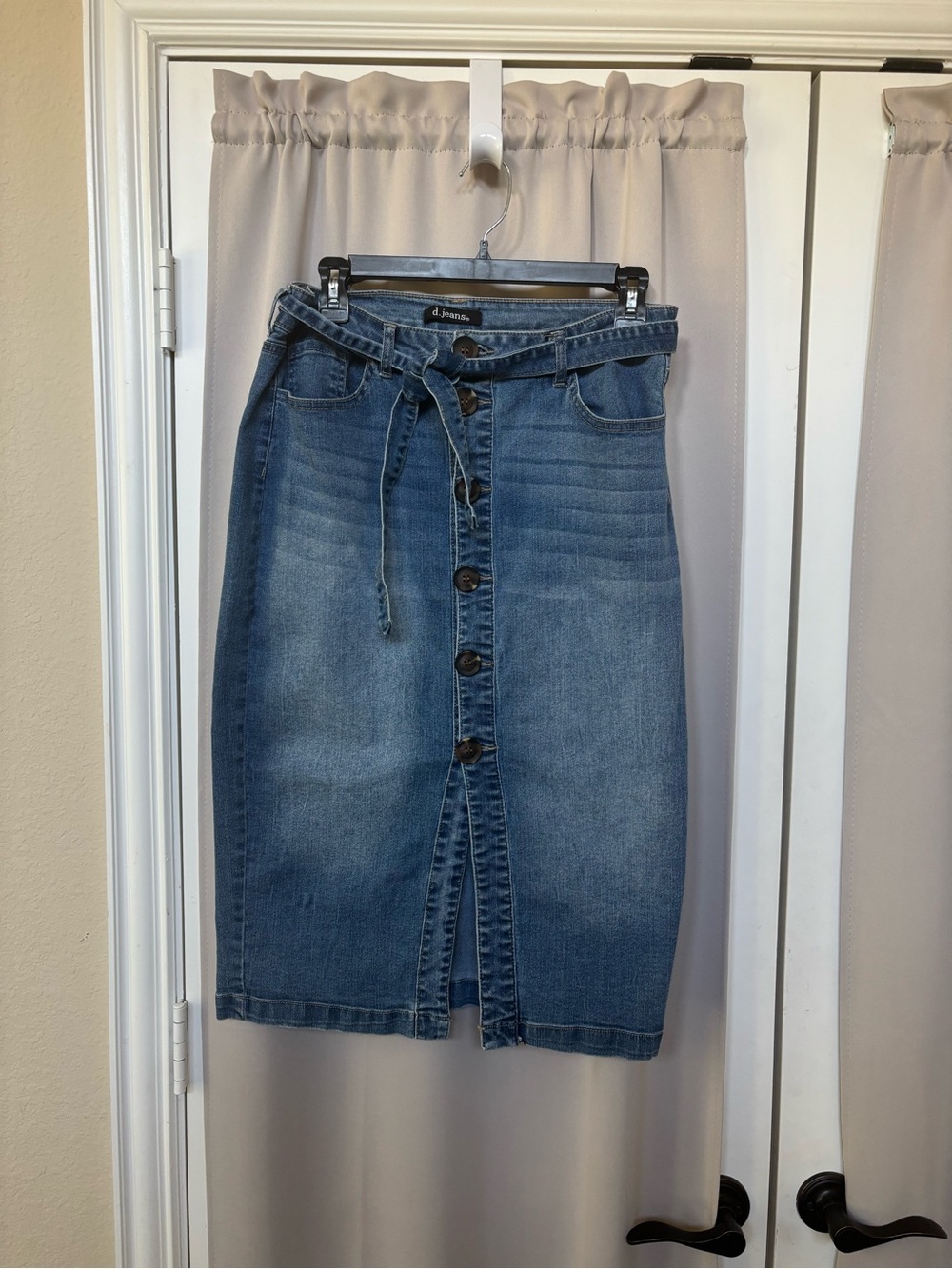d. jeans vintage Blue Button-Front Denim Skirt with Tie Waist